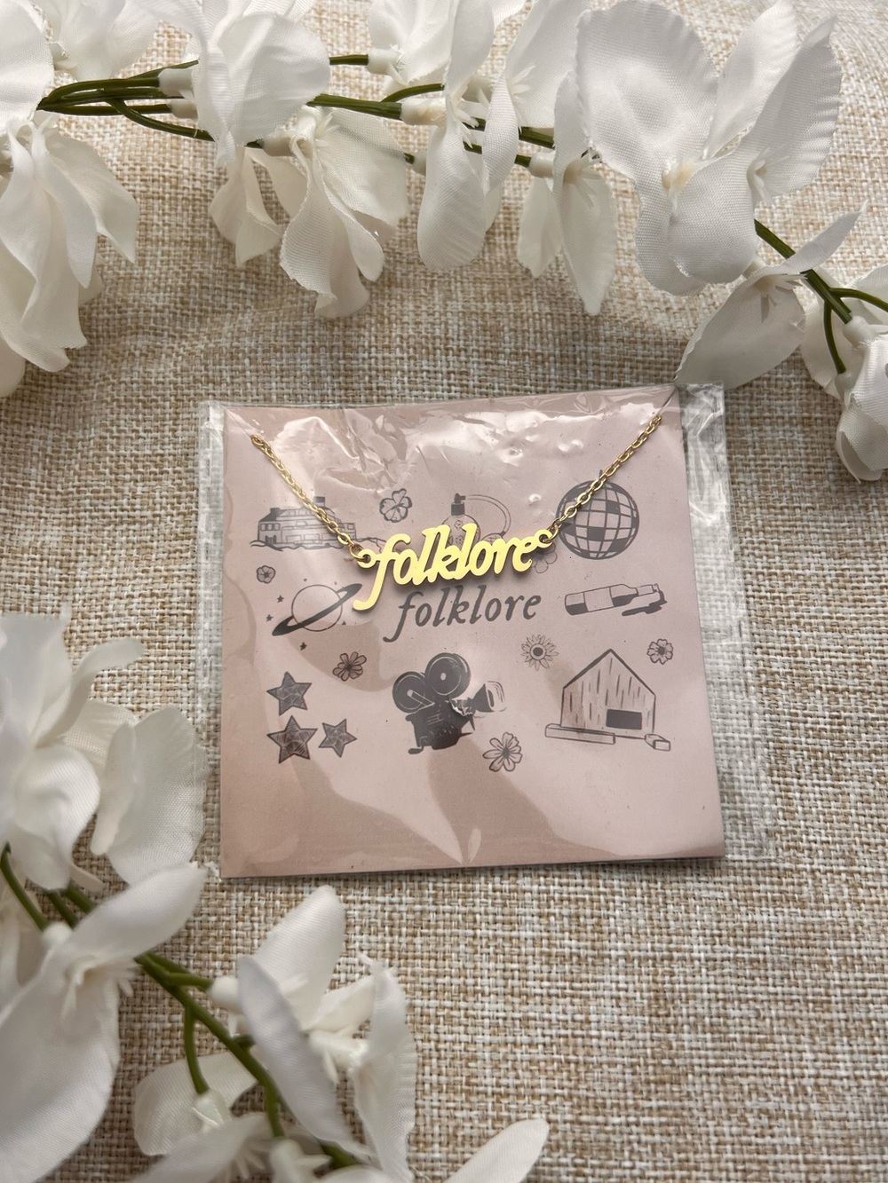 TAYLOR SWIFT 'Folklore' Gold Minimalist Album Necklace